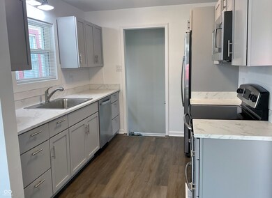 76 S 6th Ave, Beech Grove, IN 46107 - photo 5