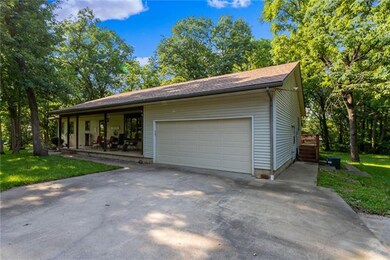 37015 Crescent Hill Rd, Osawatomie, KS 66064 - photo 5