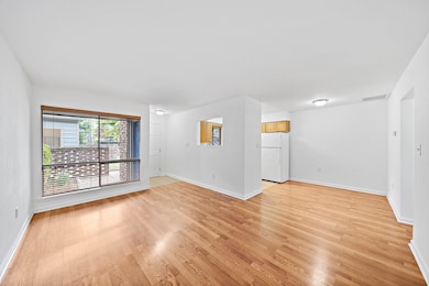 Living/dining are flooring has been changed out to