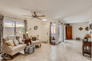 05 Foyer