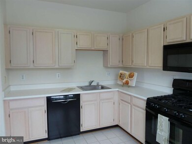 46614 Drysdale Terrace unit 302, Sterling, VA 20165 - photo 7