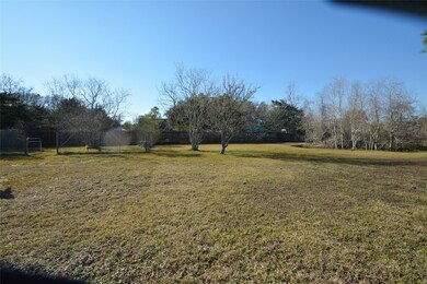 5102 Harbin Rd, Alvin, TX 77511 - photo 2