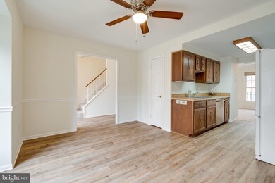 7902 Birchtree Ct, Springfield, VA 22152 - photo 4