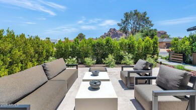 5812 N 44th Pl-large-010-014-5812 N 44th