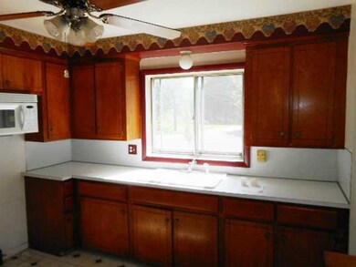 4724 Lowcroft Ave, Lansing, MI 48910 - photo 4