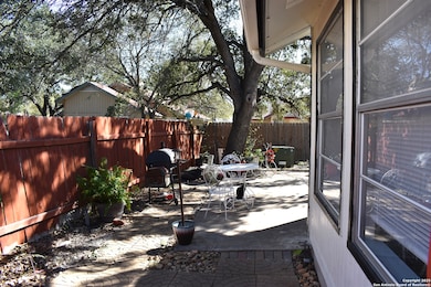 11406 Hatchet Pass Dr, San Antonio, TX 78245 - photo 7