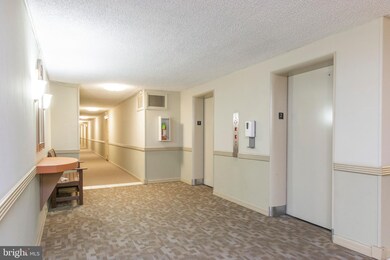 Radnor House unit 215, Bryn Mawr, PA 19010 - photo 3