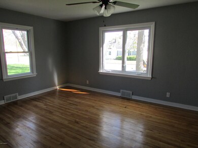 208 Locust St W, Three Oaks, MI 49128 - photo 4