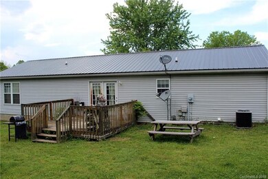 Sorry the picnic table does not convey