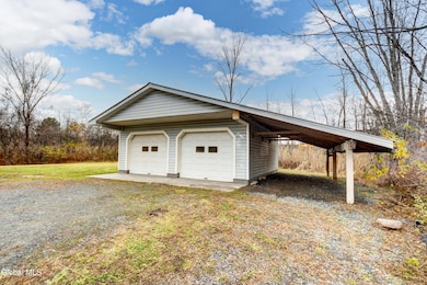 10 Hallenbeck St, Mayfield, NY 12117 - photo 3