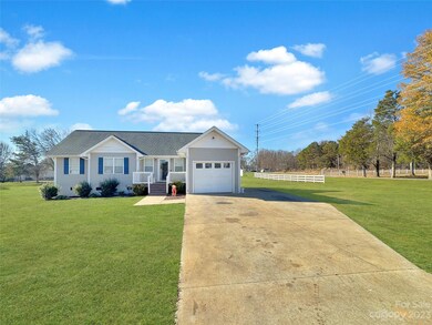 106 Hyde Ln, Statesville, NC 28625 - photo 3