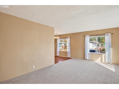 601 E Columbia River Hwy unit 34, Clatskanie, OR 97016 - photo 3