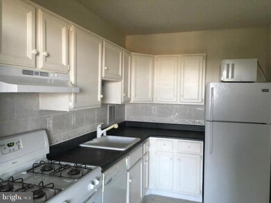 Skyline Plaza unit 1607S, Falls Church, VA 22041 - photo 6