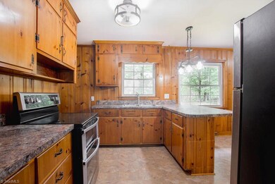 698 Skycrest Country Rd, Asheboro, NC 27205 - photo 6