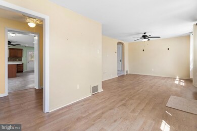 81 Strathaven Dr, Broomall, PA 19008 - photo 5