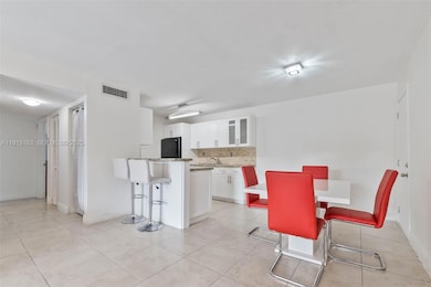 10748 N Kendall Dr unit N22, Miami, FL 33176 - photo 4