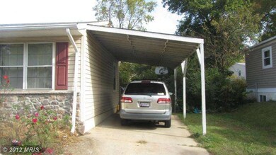 9312 Wyatt Dr, Lanham, MD 20706 - photo 4