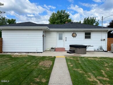 1406 5th Ave NE, Jamestown, ND 58401 - photo 2