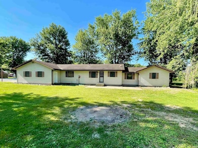 325 W Indian St, Elnora, IN 47529 - photo 4