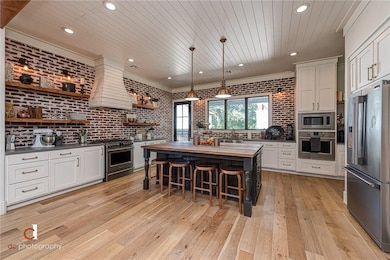 920 N Main St, Bentonville, AR 72712 - photo 2