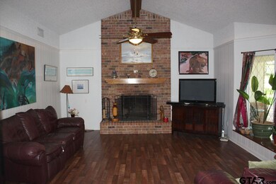 3910 3910 Lexington Dr, Tyler, TX 75701 - photo 2