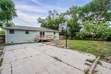 623 N Disston Ave, Tavares, FL 32778 - photo 7