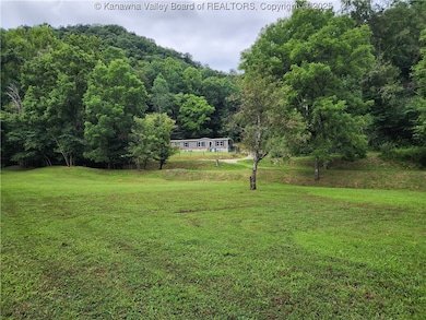 2573 Pentacre Rd, Elkview, WV 25071 - photo 2