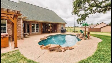 104 Harmony Cir, Weatherford, TX 76087 - photo 3