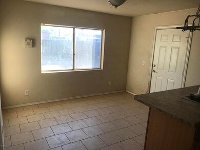 Breakfast/Dining Area