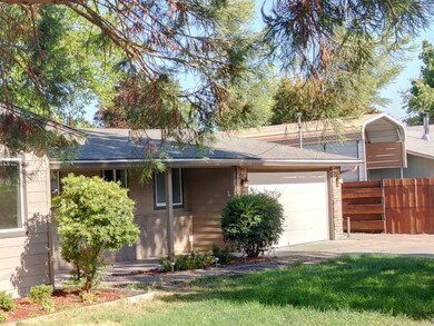 1950 Regina Way, Grants Pass, OR 97527 - photo 2