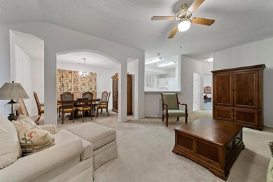 family room - pic 2