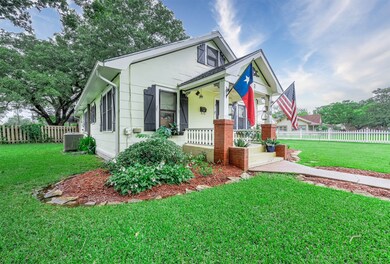 512 S Jackson St, Alvin, TX 77511 - photo 3