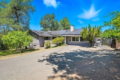 driveway/entry