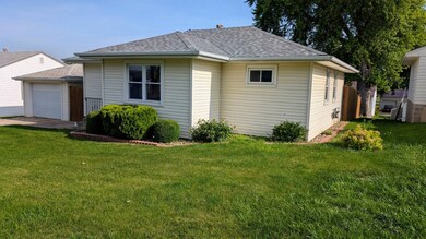 206 Birch St, Audubon, IA 50025 - photo 2