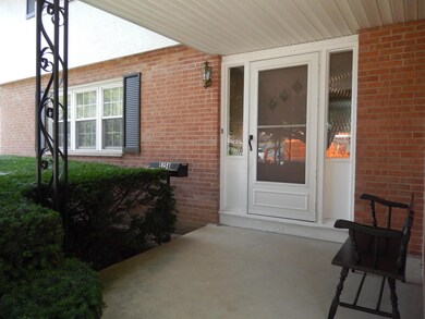 5258 Butternut Ct W, Columbus, OH 43229 - photo 2