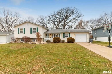 1726 Elmwood Ave, Bettendorf, IA 52722 - photo 2