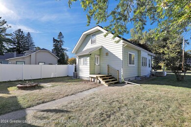 574 Tisdale Ave, Lansing, MI 48910 - photo 7