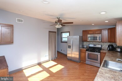 3225 Rosalie Rd, Halethorpe, MD 21227 - photo 3