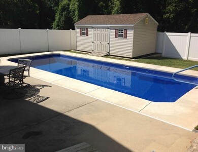 6012 Claire Dr, Elkridge, MD 21075 - photo 2