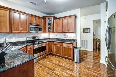 Kitchen has pantry, under cabinet lighting and pul