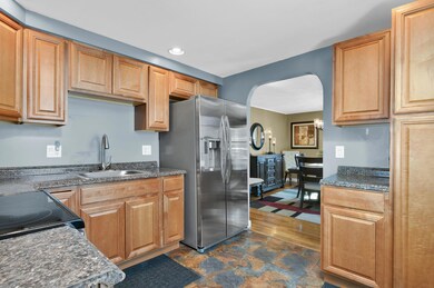 24 Latham St, South Portland, ME 04106 - photo 4