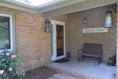 2313 Burnette Dr, Greensboro, NC 27406 - photo 2