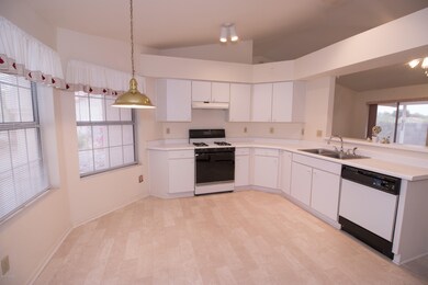 Eaglestone Dining and kitchen