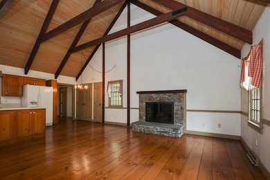 006-photo-living-room-9341079