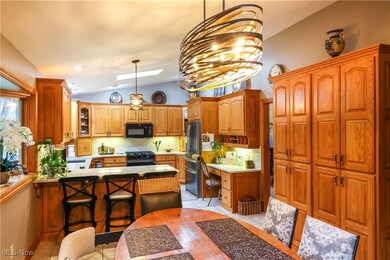 6585 Strathmore Dr, Cleveland, OH 44125 - photo 6