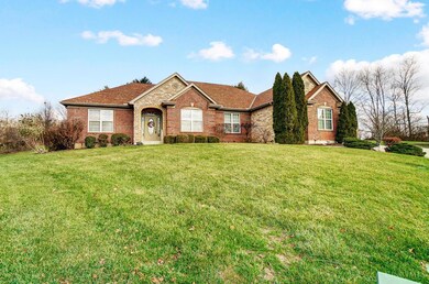 5472 Squirrel Run Ln, Cincinnati, OH 45247 - photo 3