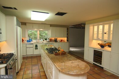 8919 Tuckerman Ln, Potomac, MD 20854 - photo 7