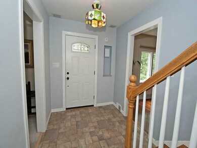 Entry/Foyer.