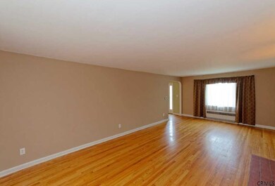 135 Shaker Rd, Albany, NY 12211 - photo 7