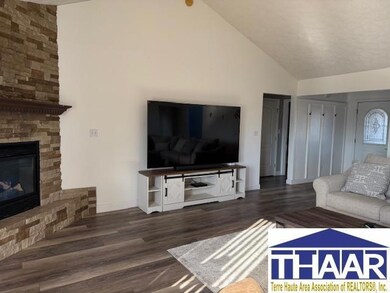 1864 Oakridge Pkwy S, Terre Haute, IN 47802 - photo 5